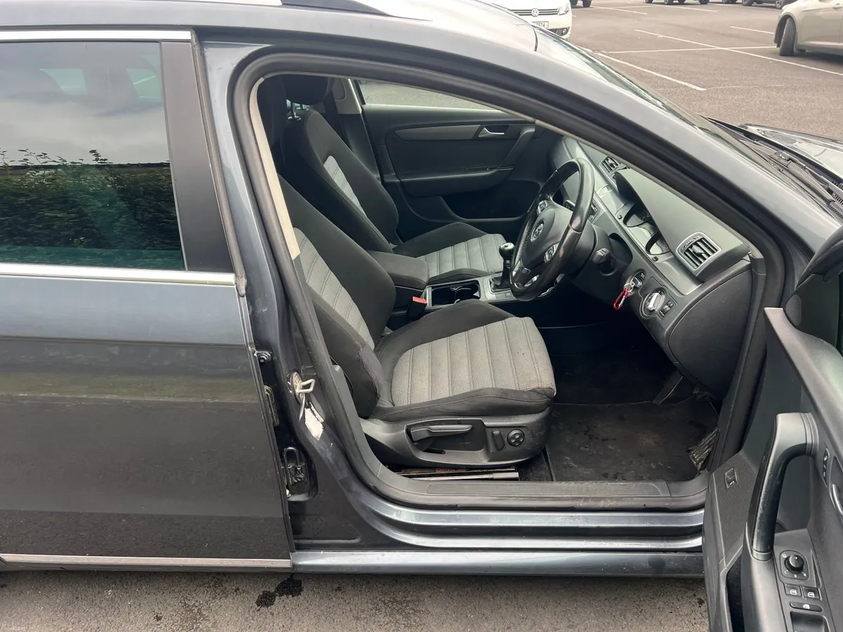 VW Passat estate 2.0l Diesel Bluemotion NCT Aug27 - Image 4