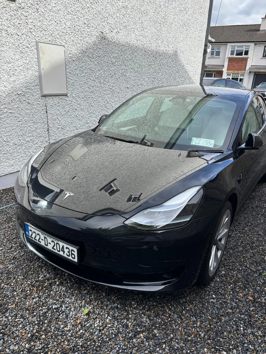 Tesla Model 3 2022 - Image 2