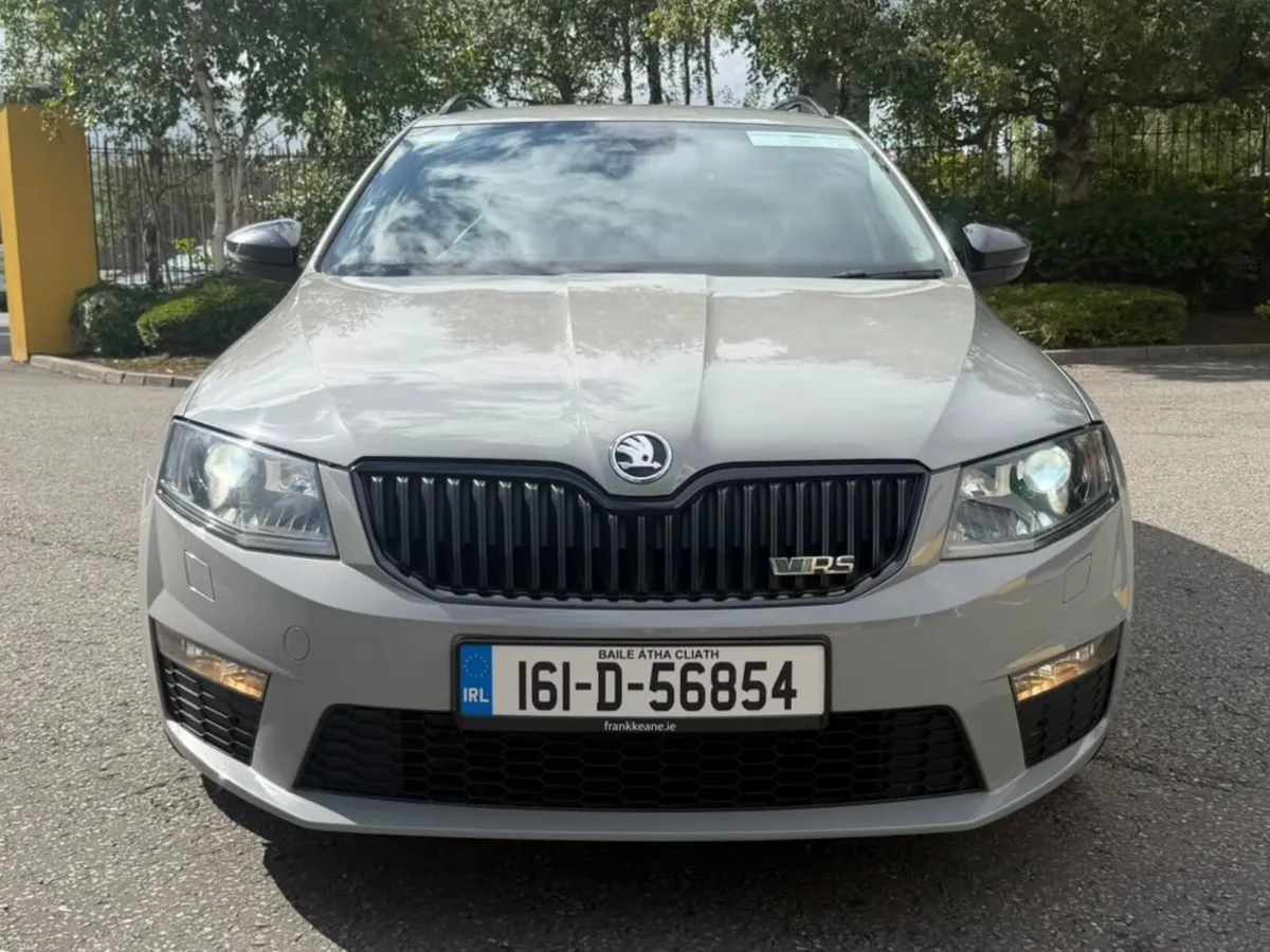 Skoda Octavia 2.0 TDI VRS Touring Black Ed - Image 2