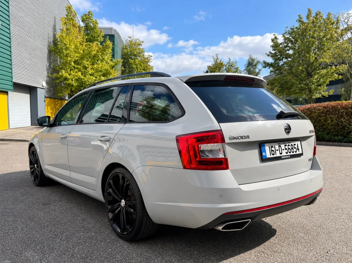 Skoda Octavia 2.0 TDI VRS Touring Black Ed - Image 6