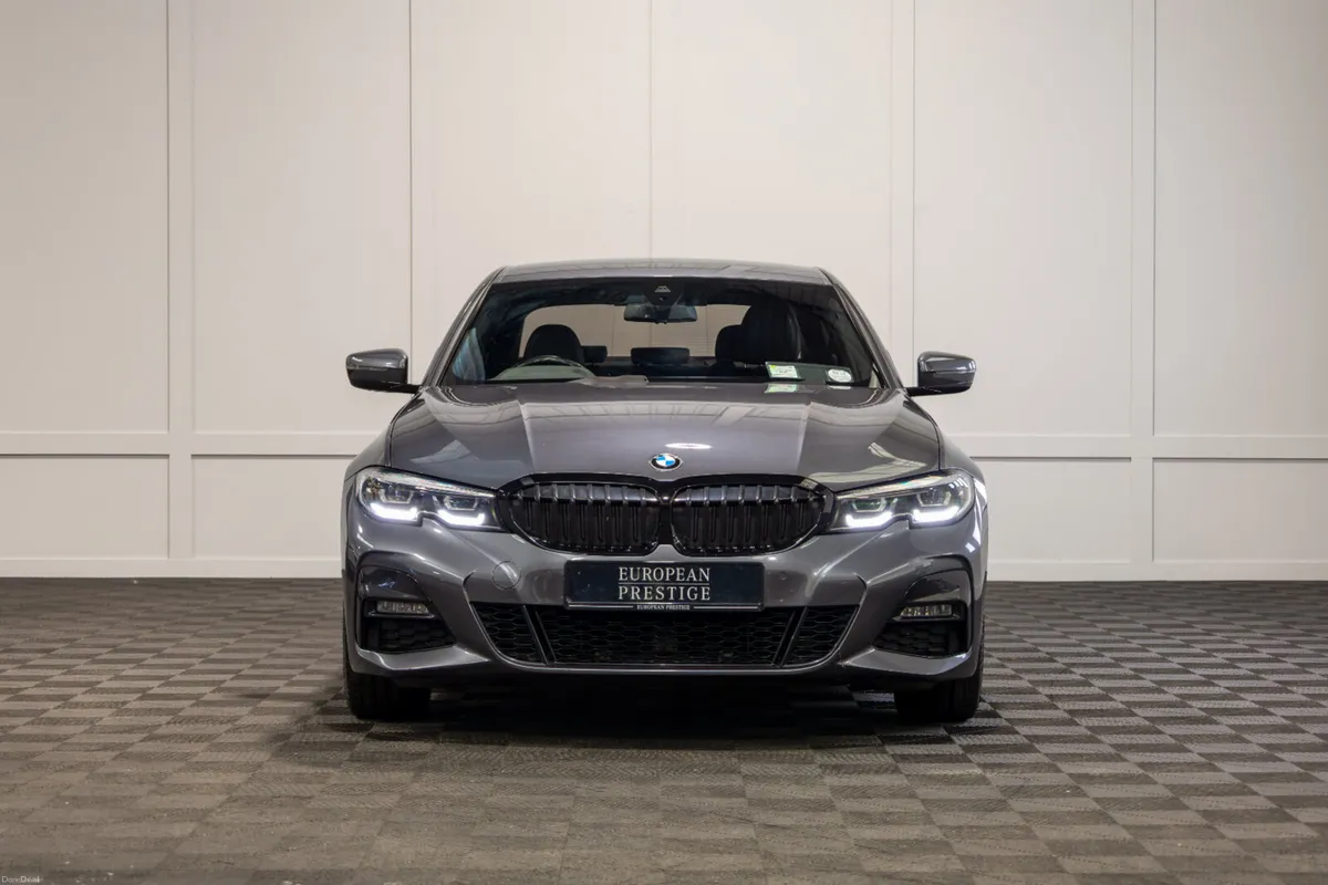222 BMW 3-Series 318d M-Sport - Image 2