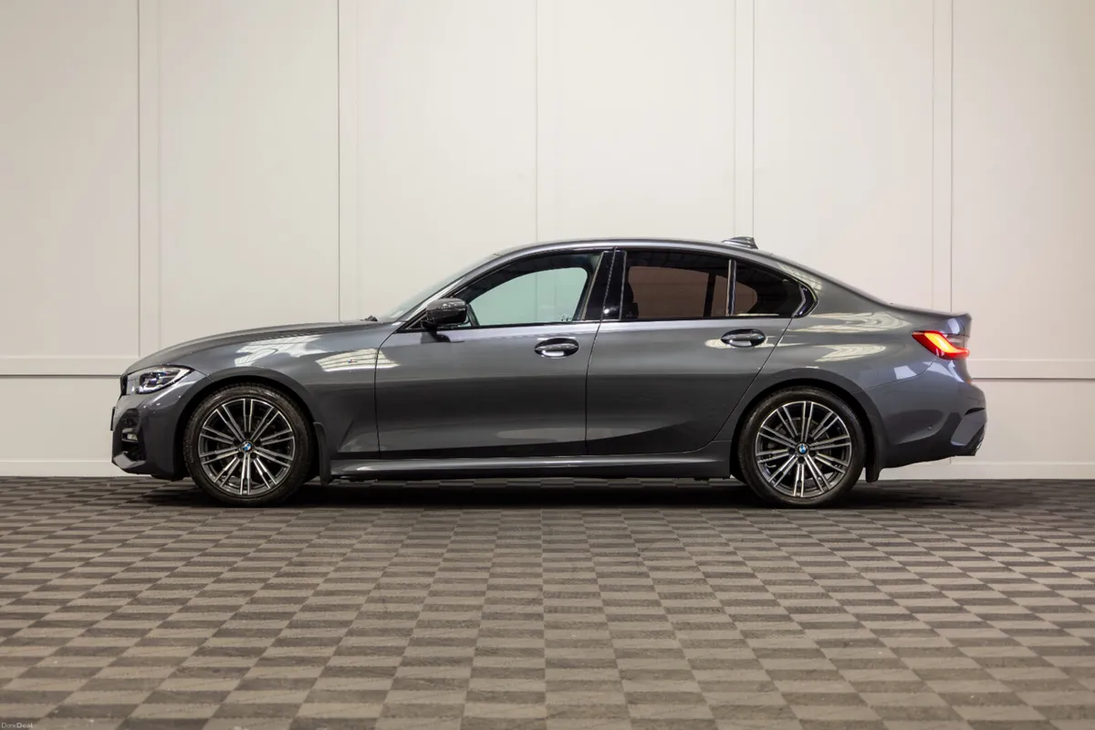 222 BMW 3-Series 318d M-Sport - Image 3