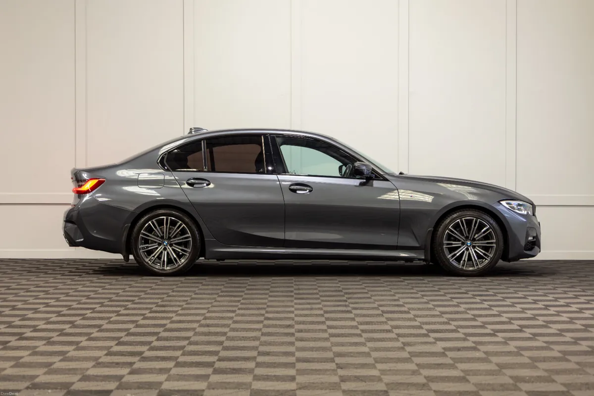 222 BMW 3-Series 318d M-Sport - Image 6