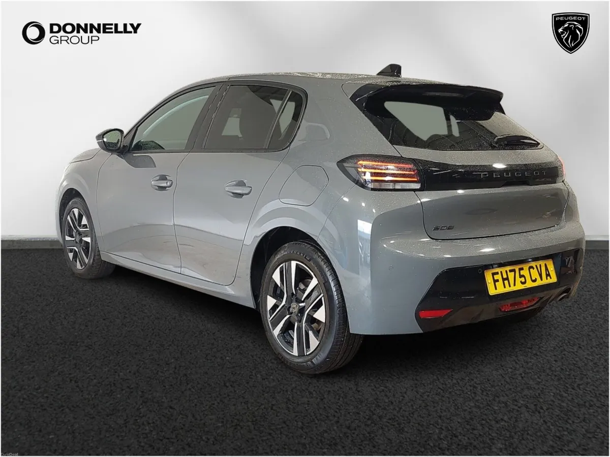 Peugeot 208 Hatchback Allure - Image 2