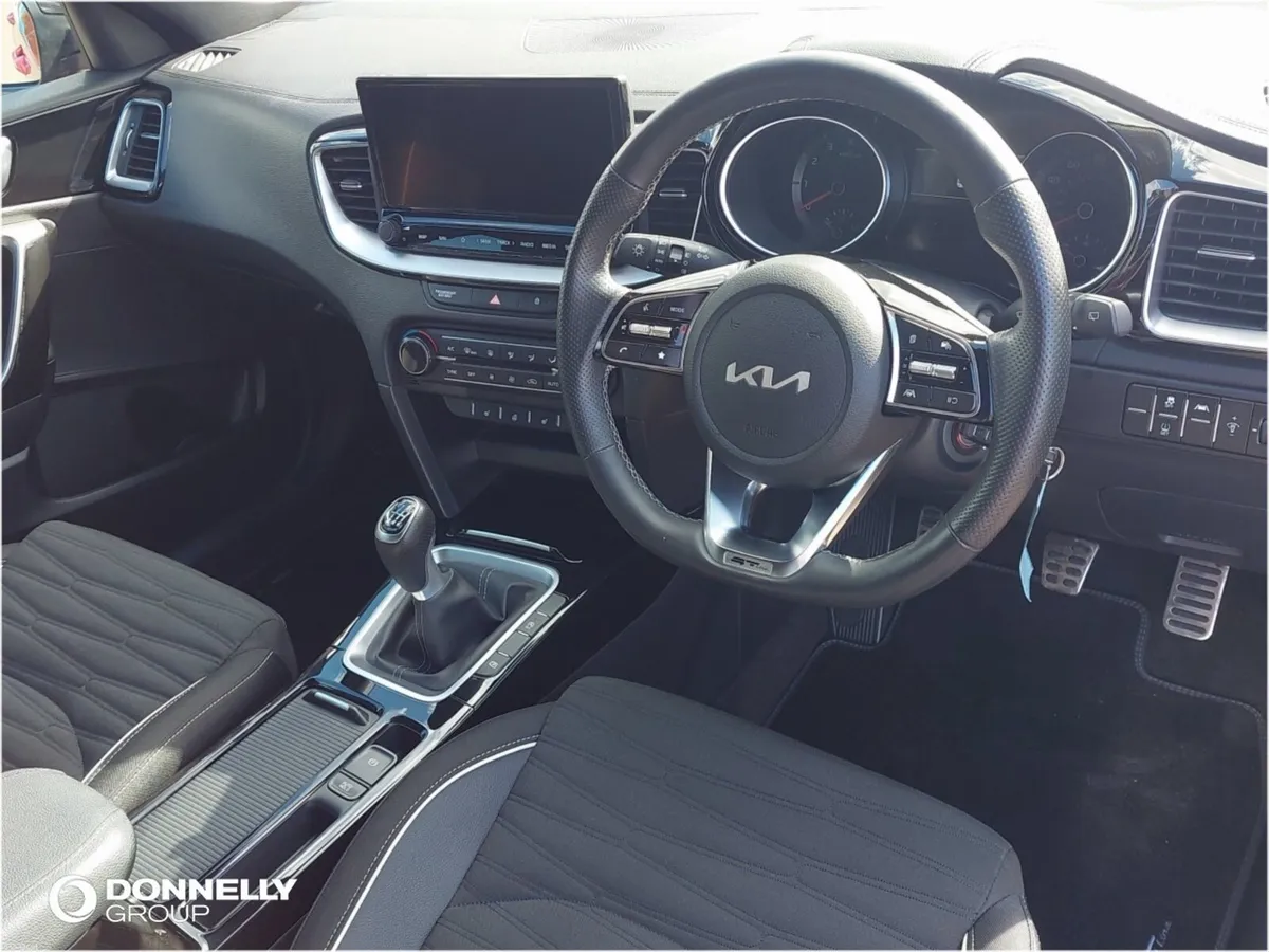 Kia ceed 1.5T GDi ISG 138 GT-Line 5dr - Image 4