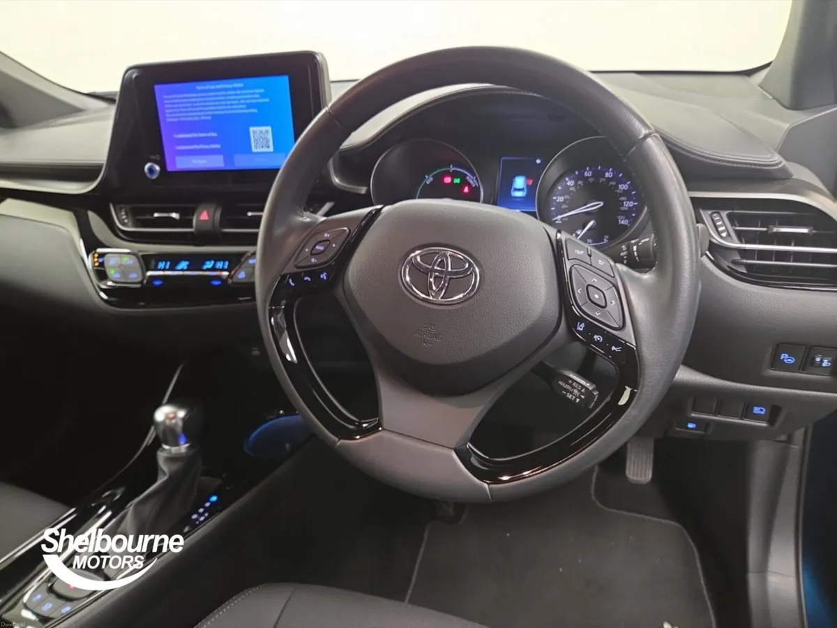 Toyota C-HR 2.0 Hybrid Design 5dr CVT - Image 3