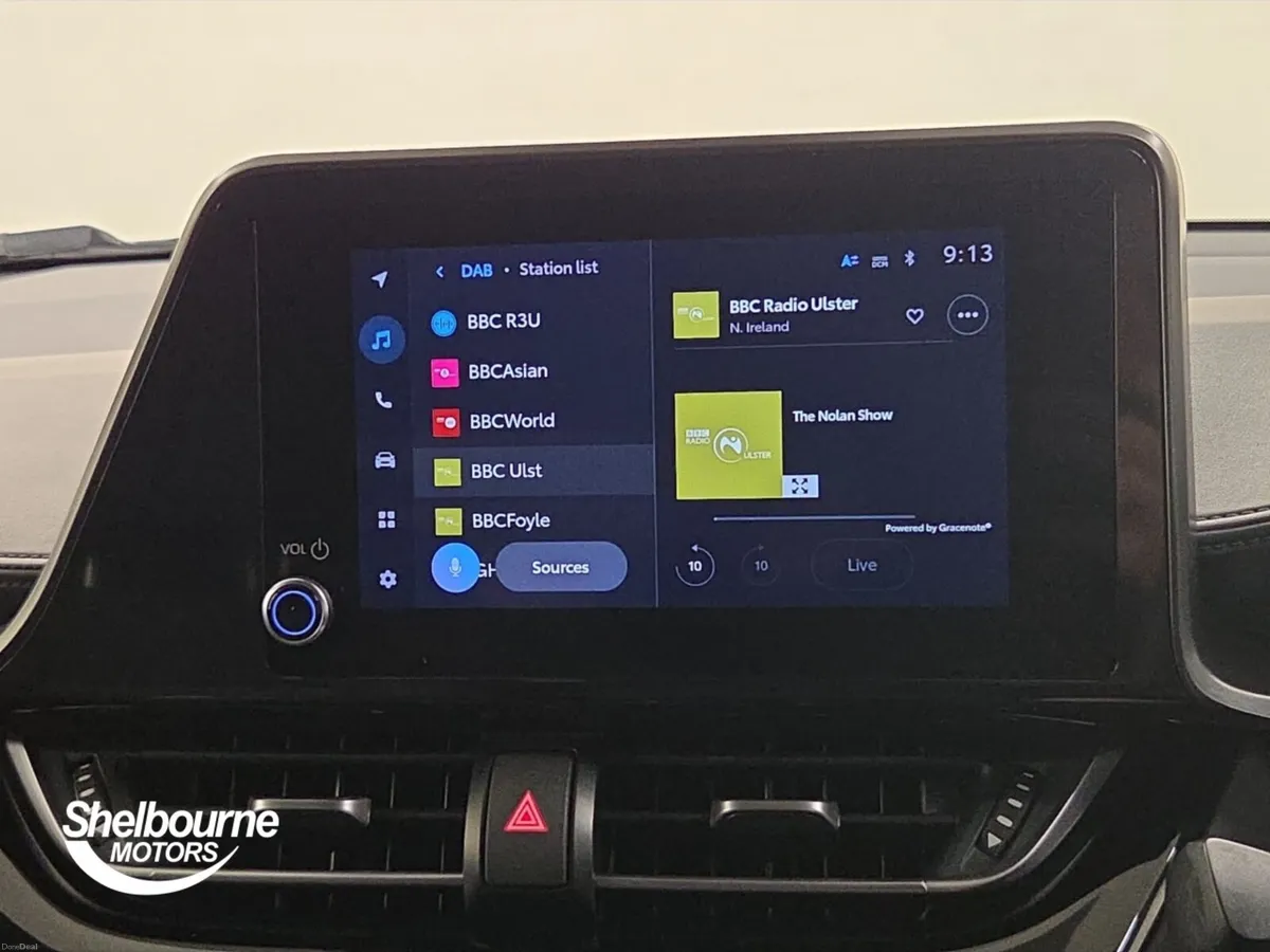 Toyota C-HR 2.0 Hybrid Design 5dr CVT - Image 4