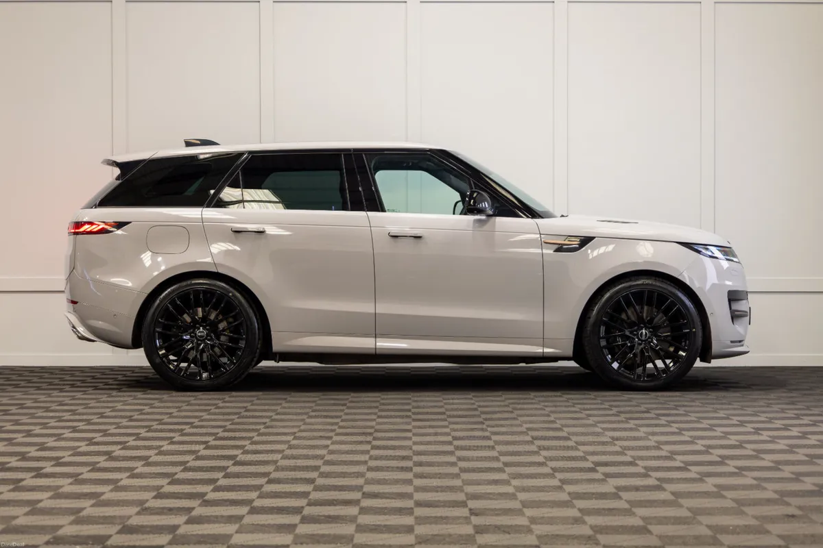 2024 Range Rover Sport P460e Dynamic SE *Pan Roof - Image 6