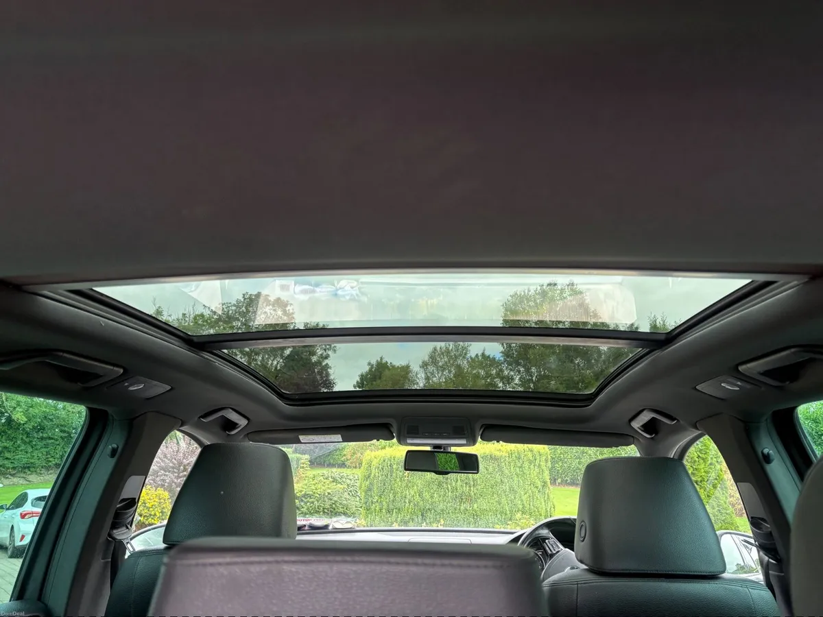 Volkswagen Touareg 2015 - Image 2