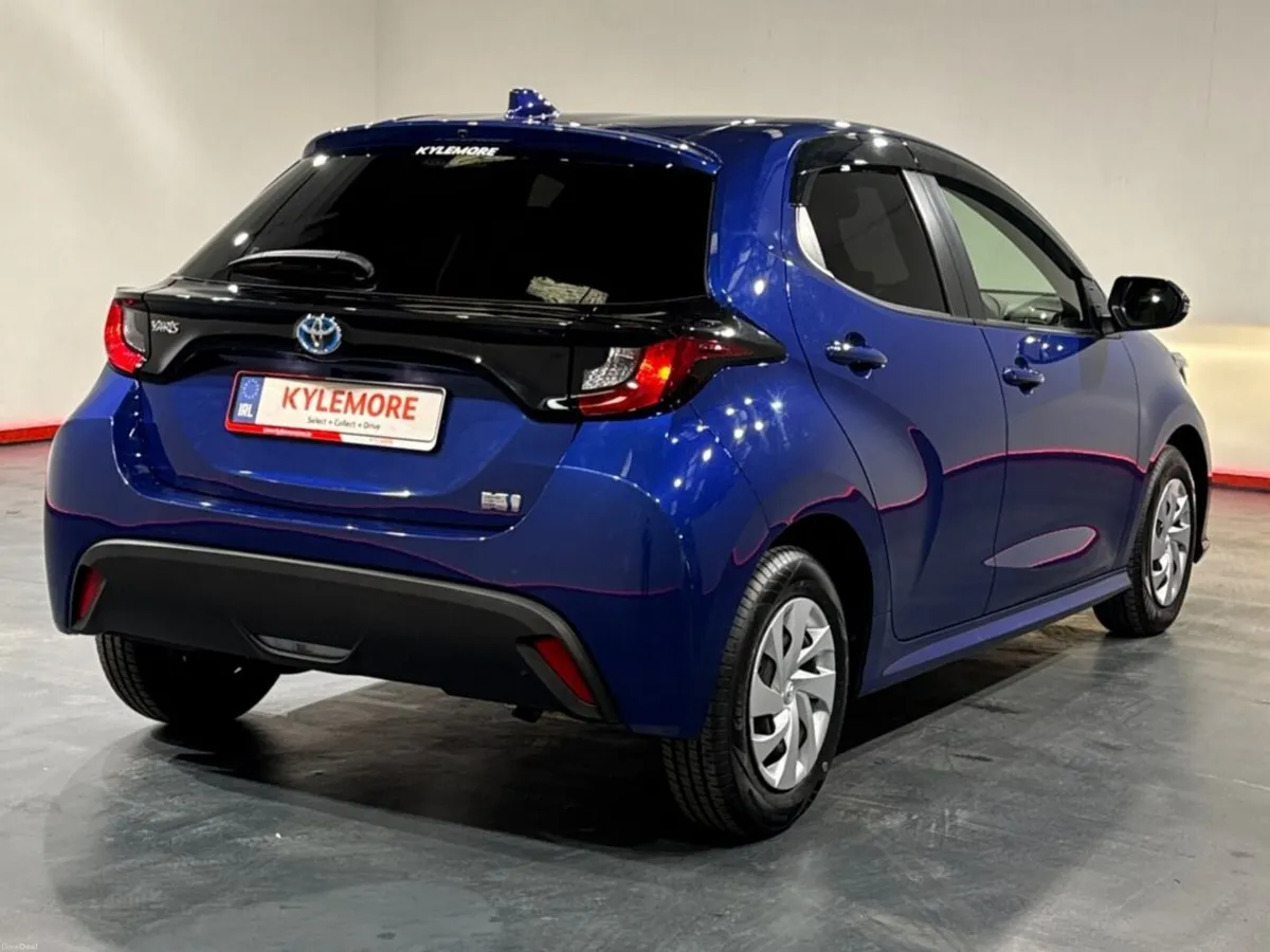 Toyota Yaris HYBRID 1.5 AUTOMATIC - REVERSE CAMERA - Image 3
