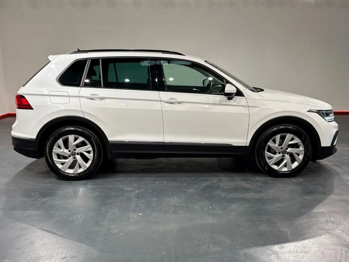 Volkswagen Tiguan 2.0 TDI AUTOMATIC - PARKING SENS - Image 2