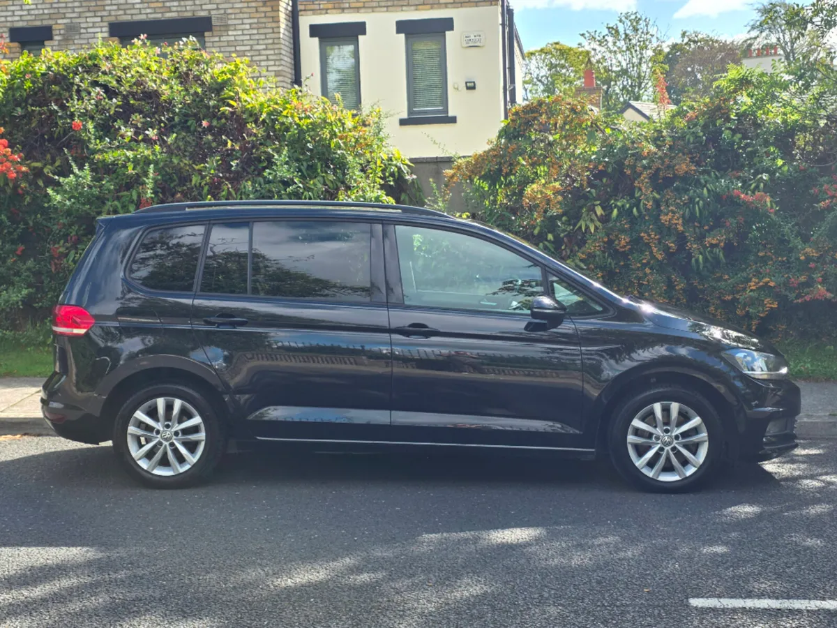 Volkswagen Touran CL BMT 1.6 TDI M6F 110 5DR - Image 2