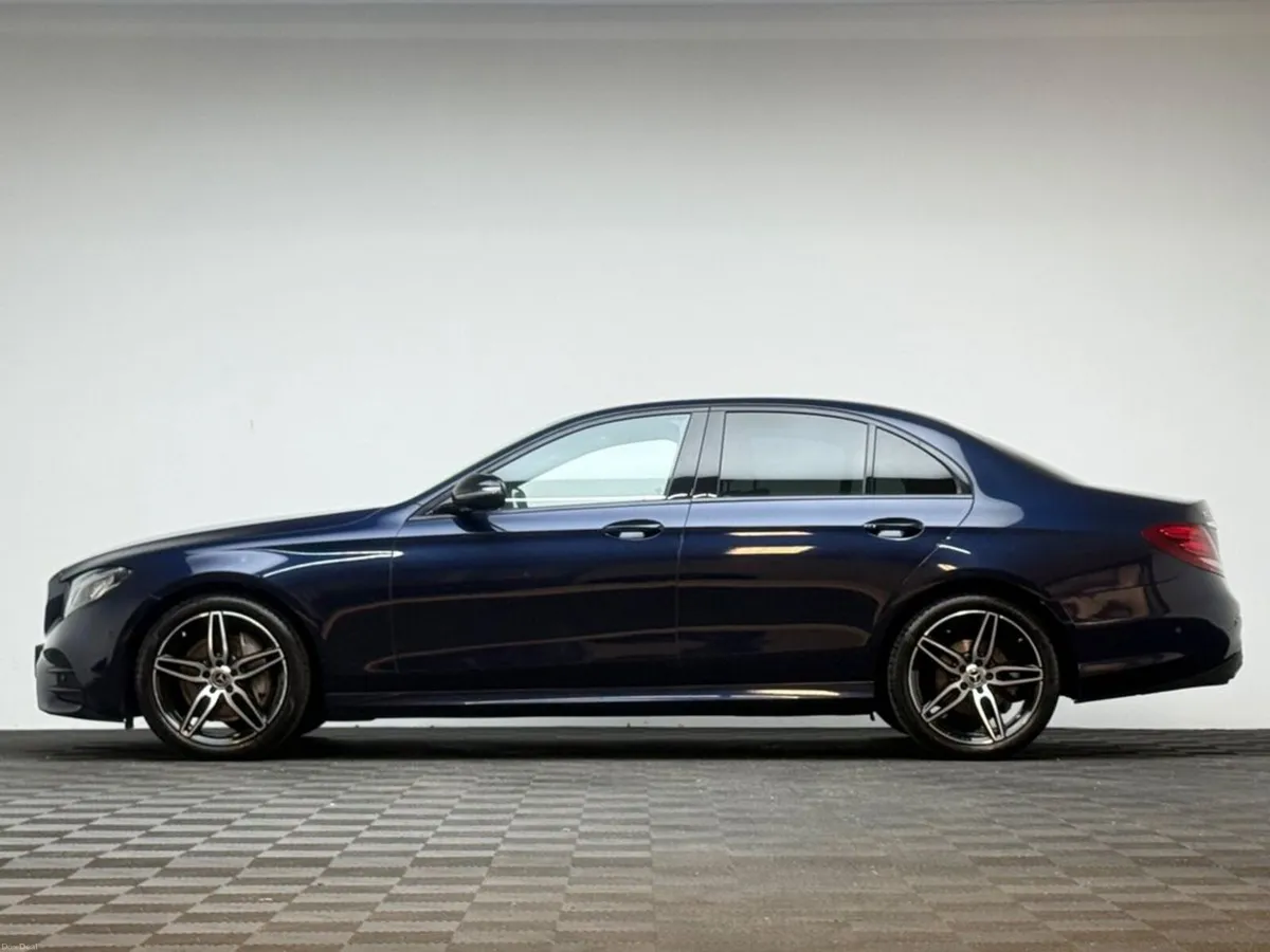 Mercedes-Benz E-Class E220D AMG LINE - Image 4