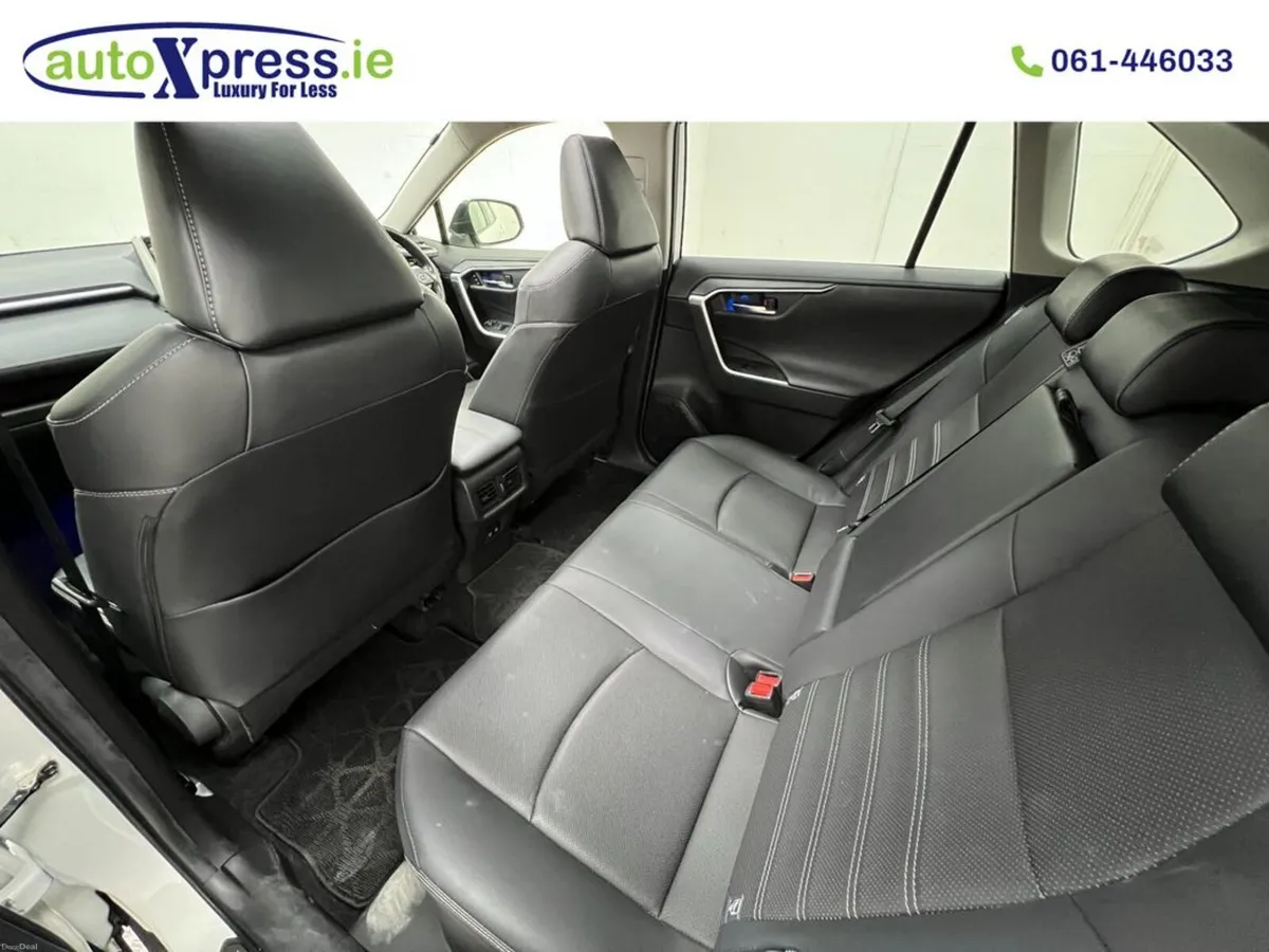 Toyota RAV4 4WD HYBRID G, Sunroof, Low mileage - Image 4