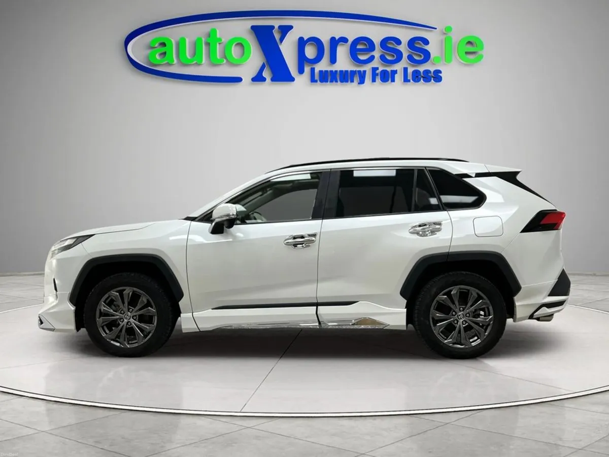 Toyota RAV4 4WD HYBRID G, Sunroof, Low mileage - Image 5