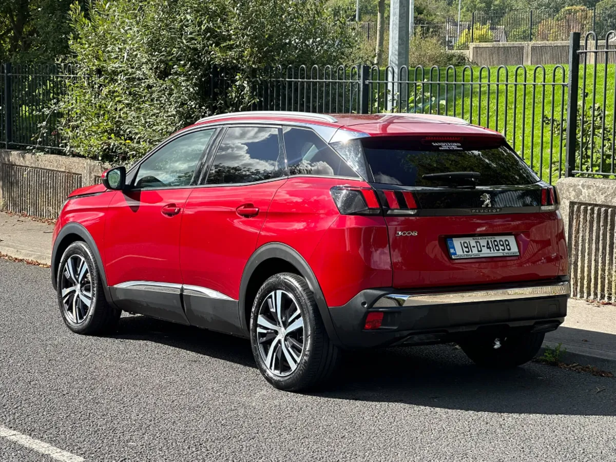 Peugeot 3008 Allure 1.2 130 Automatic 6.2 4 - Image 3