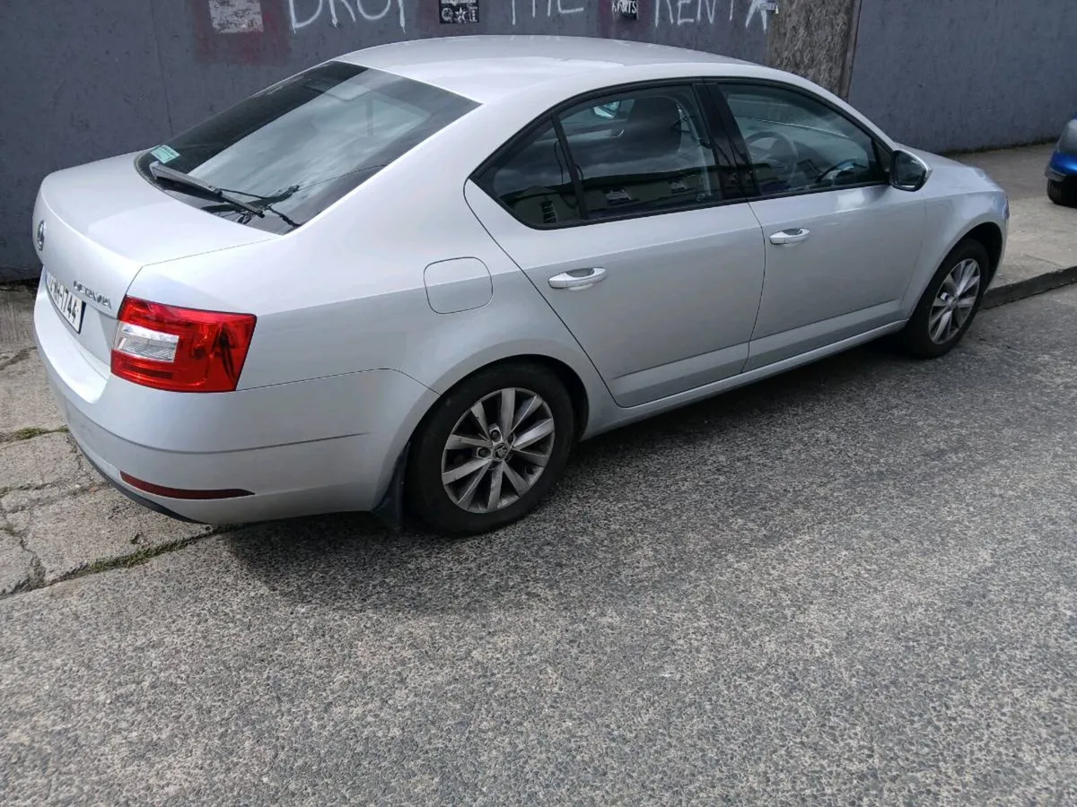 Skoda octavia 1 Litre petrol TSI Face Lift model - Image 2