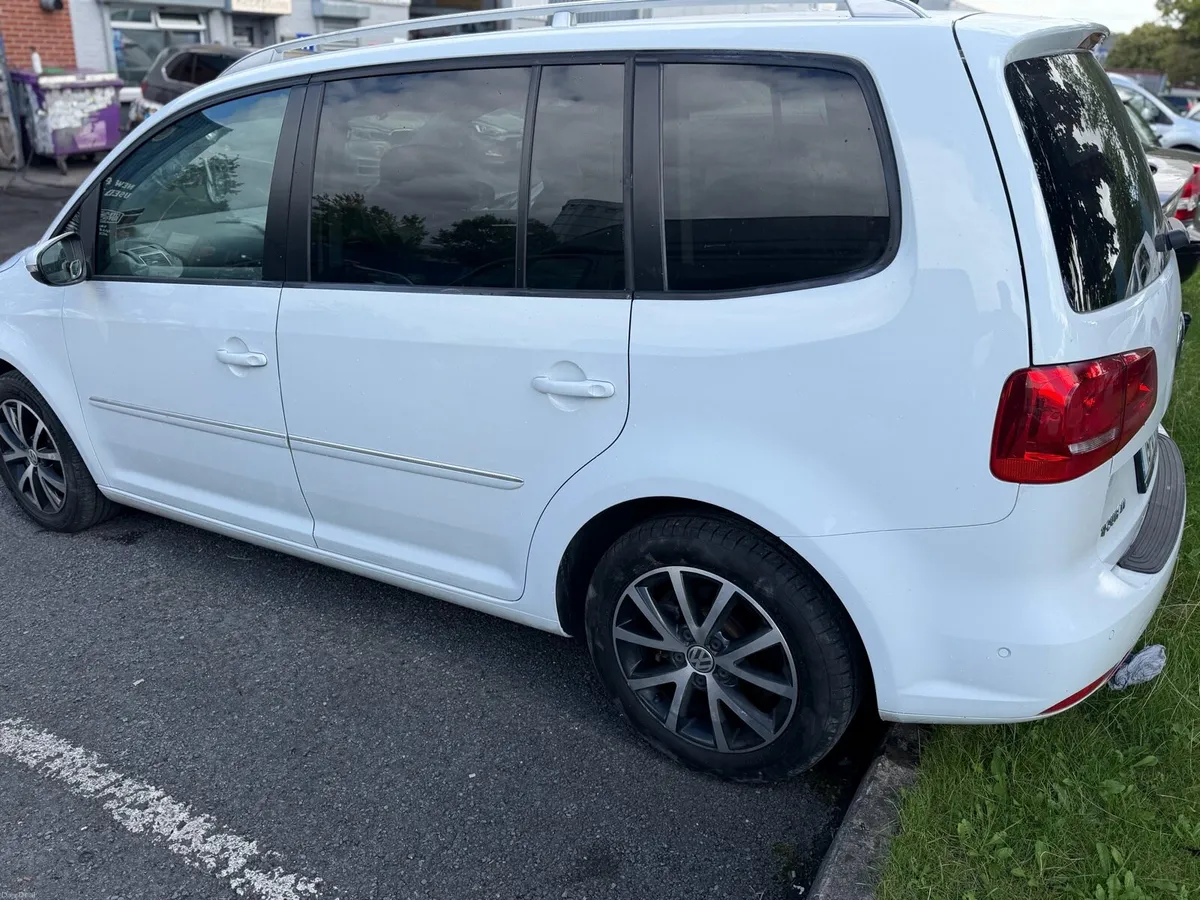 2015 VW Touran 1.4 Tsi Automatic low miles - Image 5