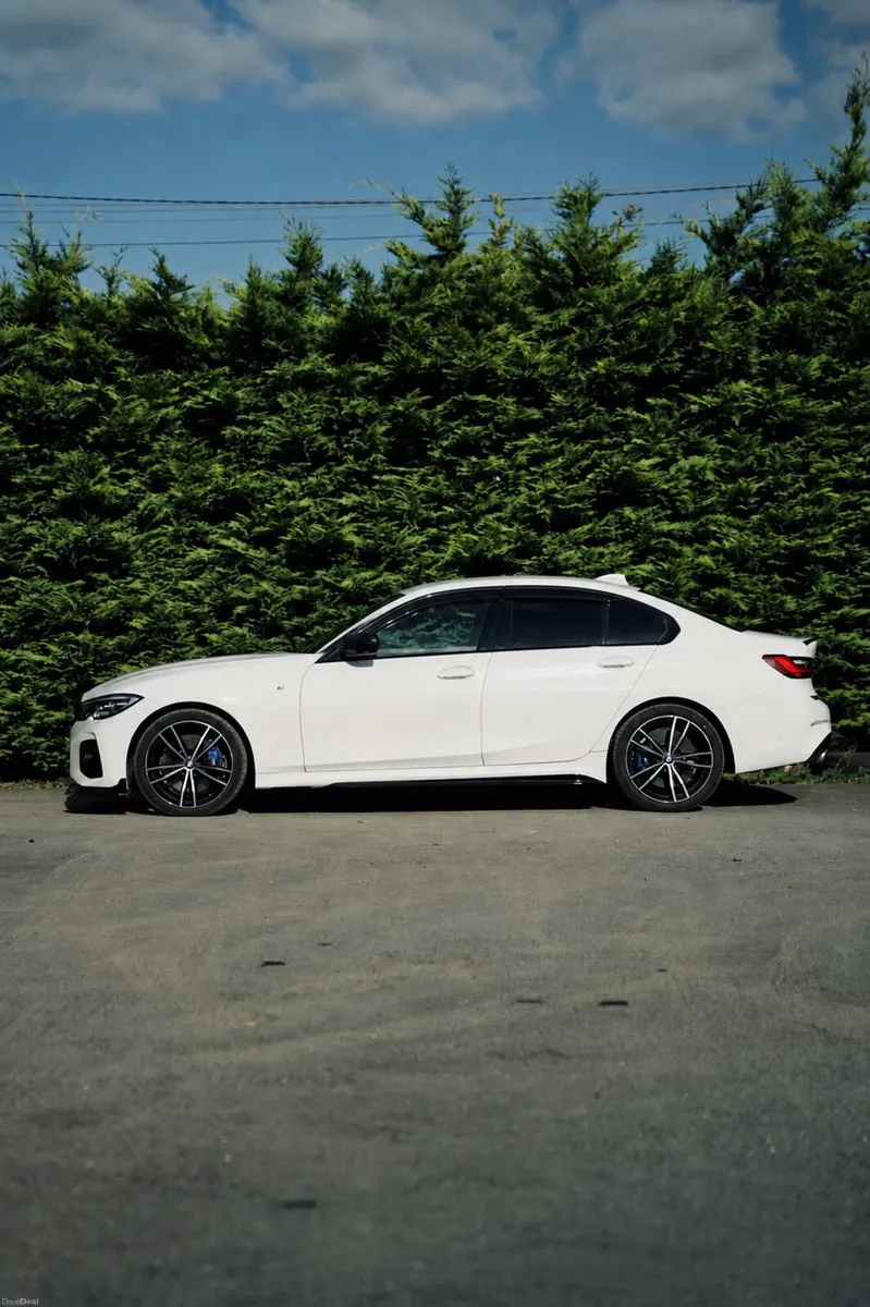 BMW 320D X-Drive M-Sport 2021- Extremely Low kms - Image 2