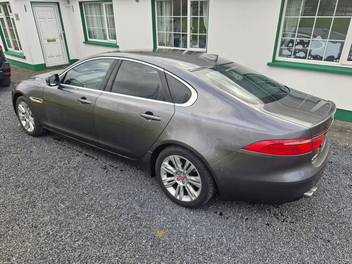 Jaguar XF 2017 - Image 6