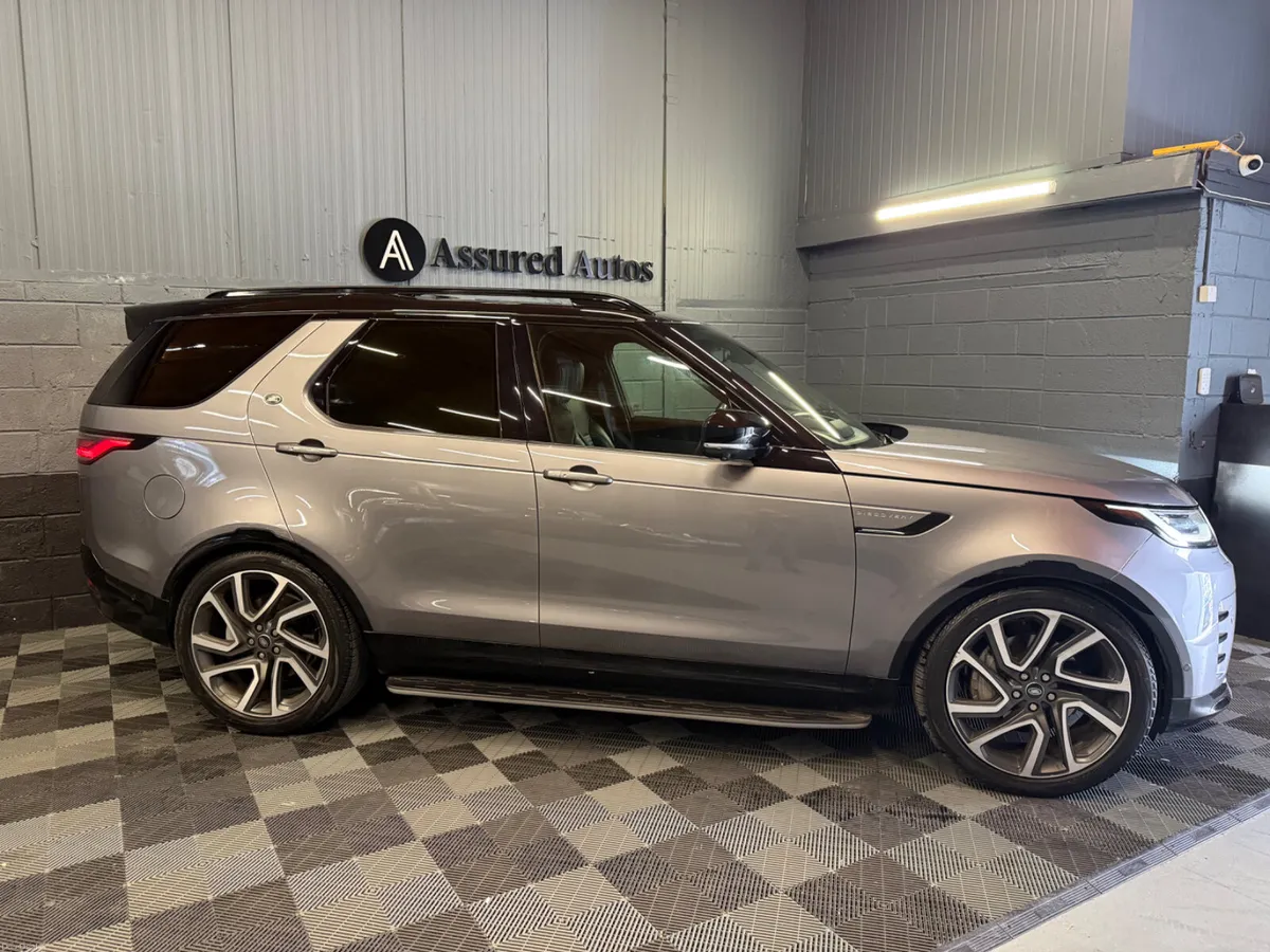 241 Land Rover Discovery 3.0D HSE 2 Seat Com / Ext - Image 2
