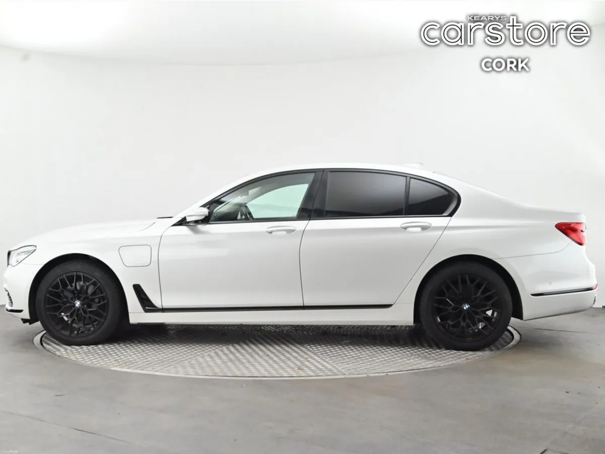 BMW 7-Series 740 PHEV M SPORT - Image 6