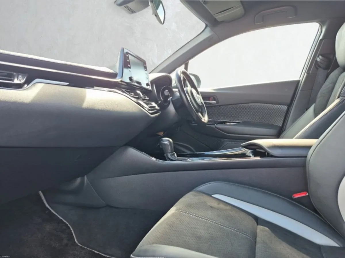Toyota C-HR ** HYBRID ** AUTO ** HUGE SPEC ** TRIN - Image 6