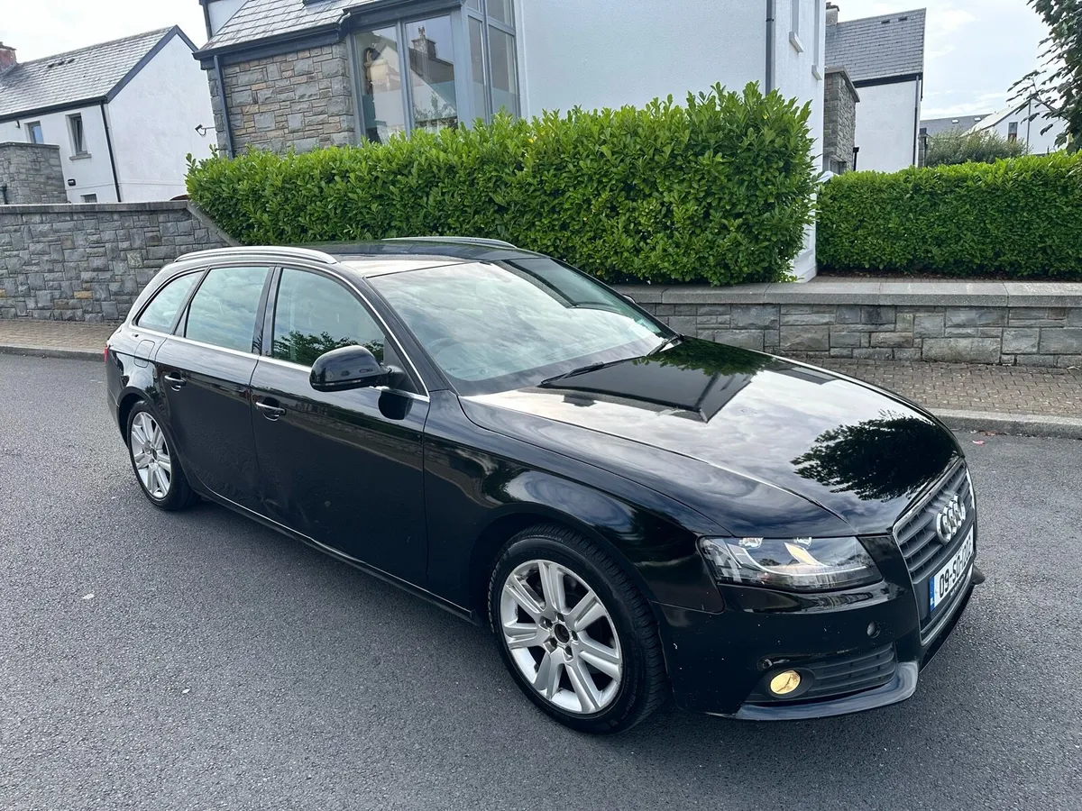 AUDI A4 ESTATE LOW MILEAGE - Image 2