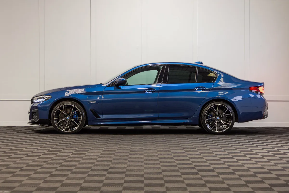 2023 BMW 5-Series 530e M-Sport - Image 3