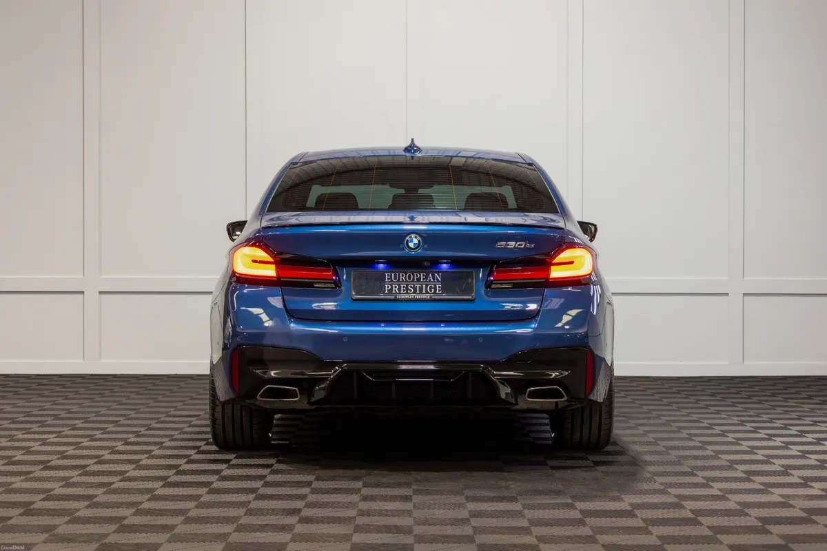2023 BMW 5-Series 530e M-Sport - Image 5