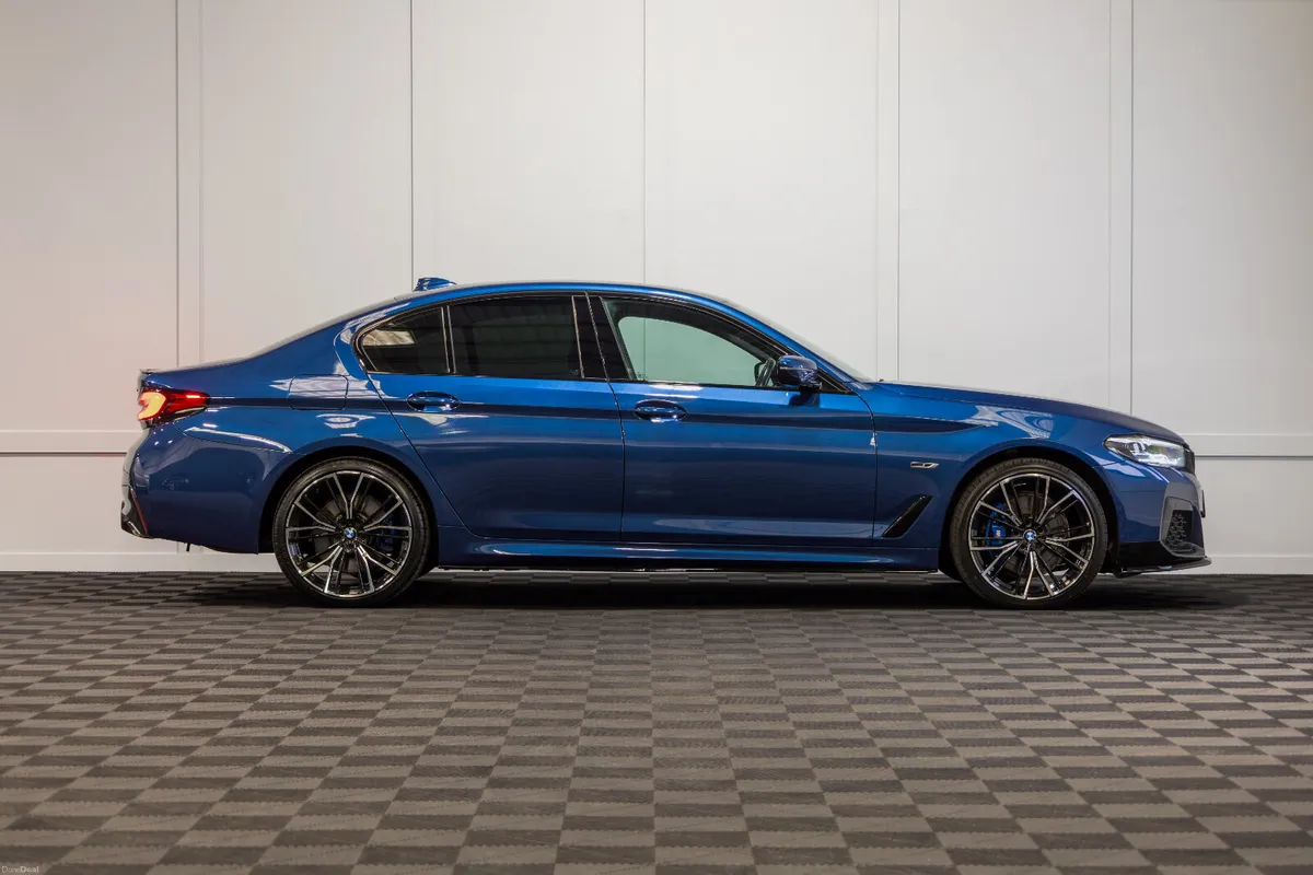 2023 BMW 5-Series 530e M-Sport - Image 6