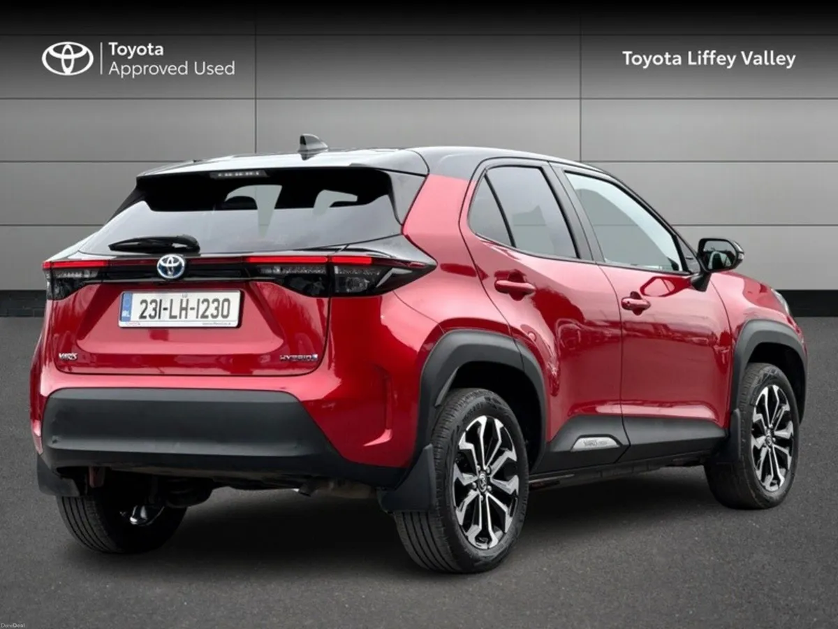 Toyota Yaris Cross CROSS LUNA SPORT - Image 2