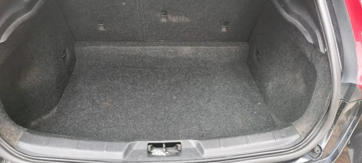 Volvo v40  1.6 dsl - Image 6