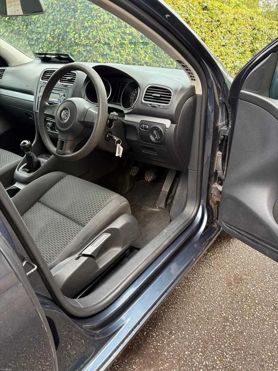 Volkswagen Golf - Image 5