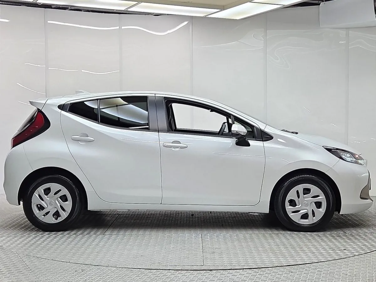 Toyota Aqua G Model Hybrid - Image 5