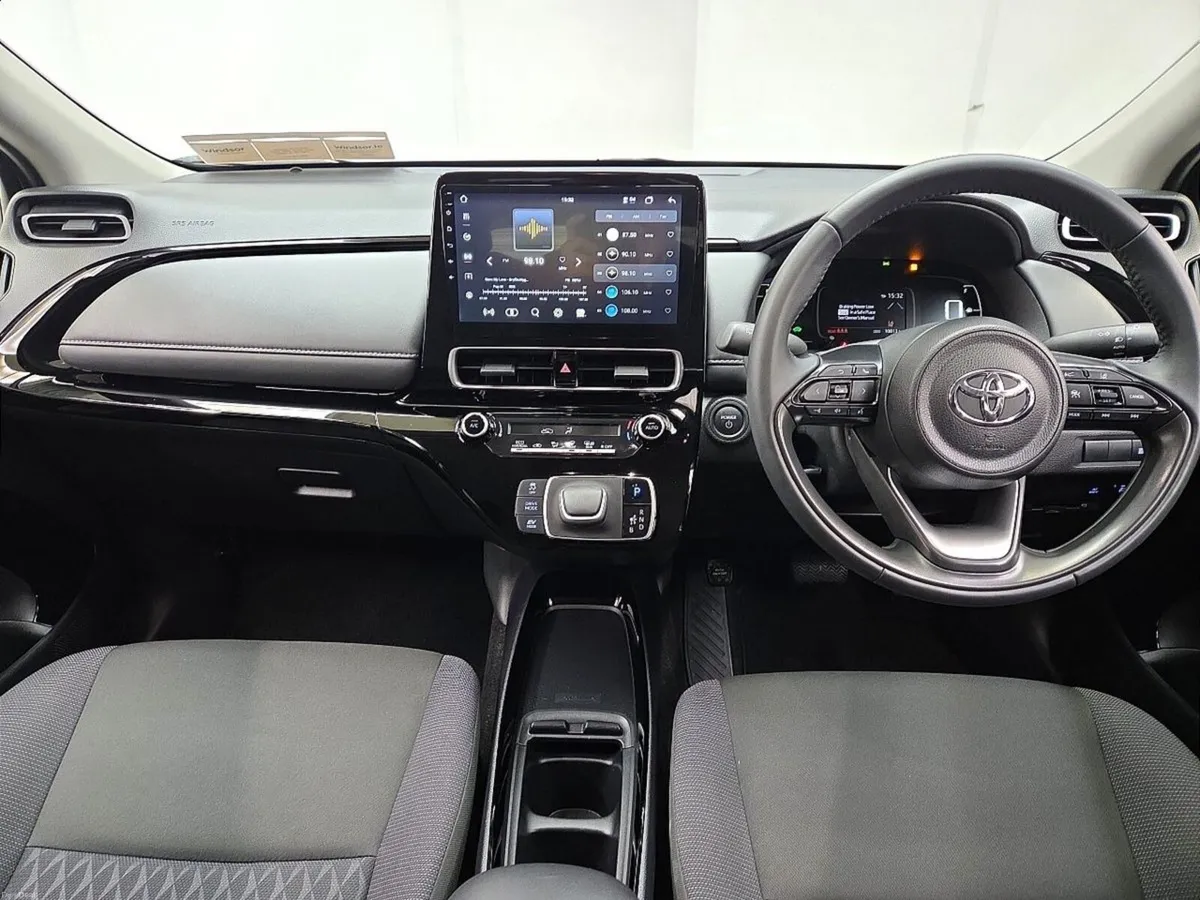 Toyota Aqua G Model Hybrid - Image 3