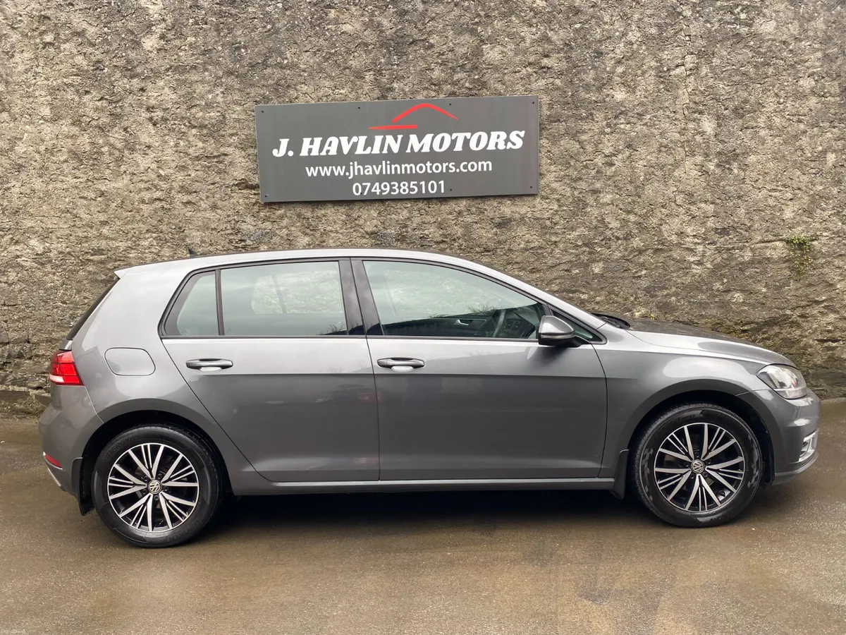 June 2017 Volkswagen Golf 1.6 TDi SE Nav 115 - Image 3
