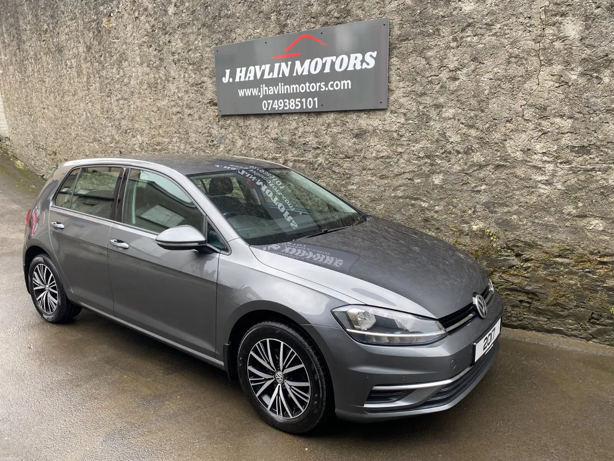 June 2017 Volkswagen Golf 1.6 TDi SE Nav 115 - Image 1