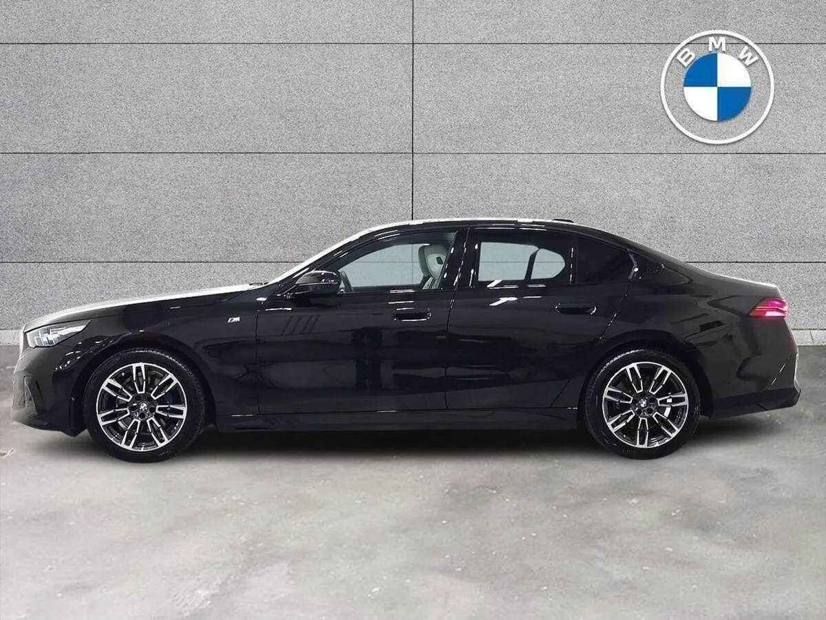 BMW 5-Series 520i M Sport Saloon - Image 3