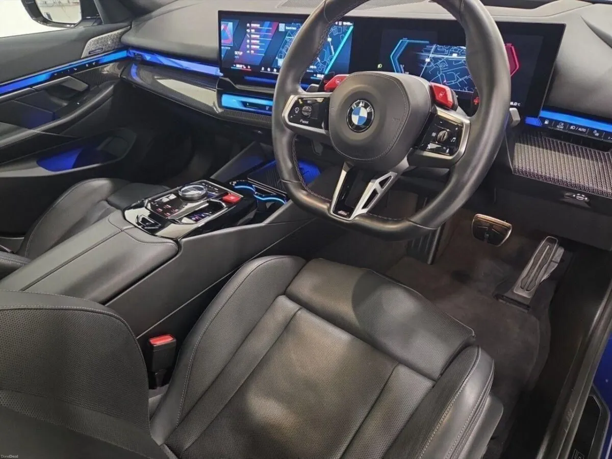BMW M5 Saloon - Image 6