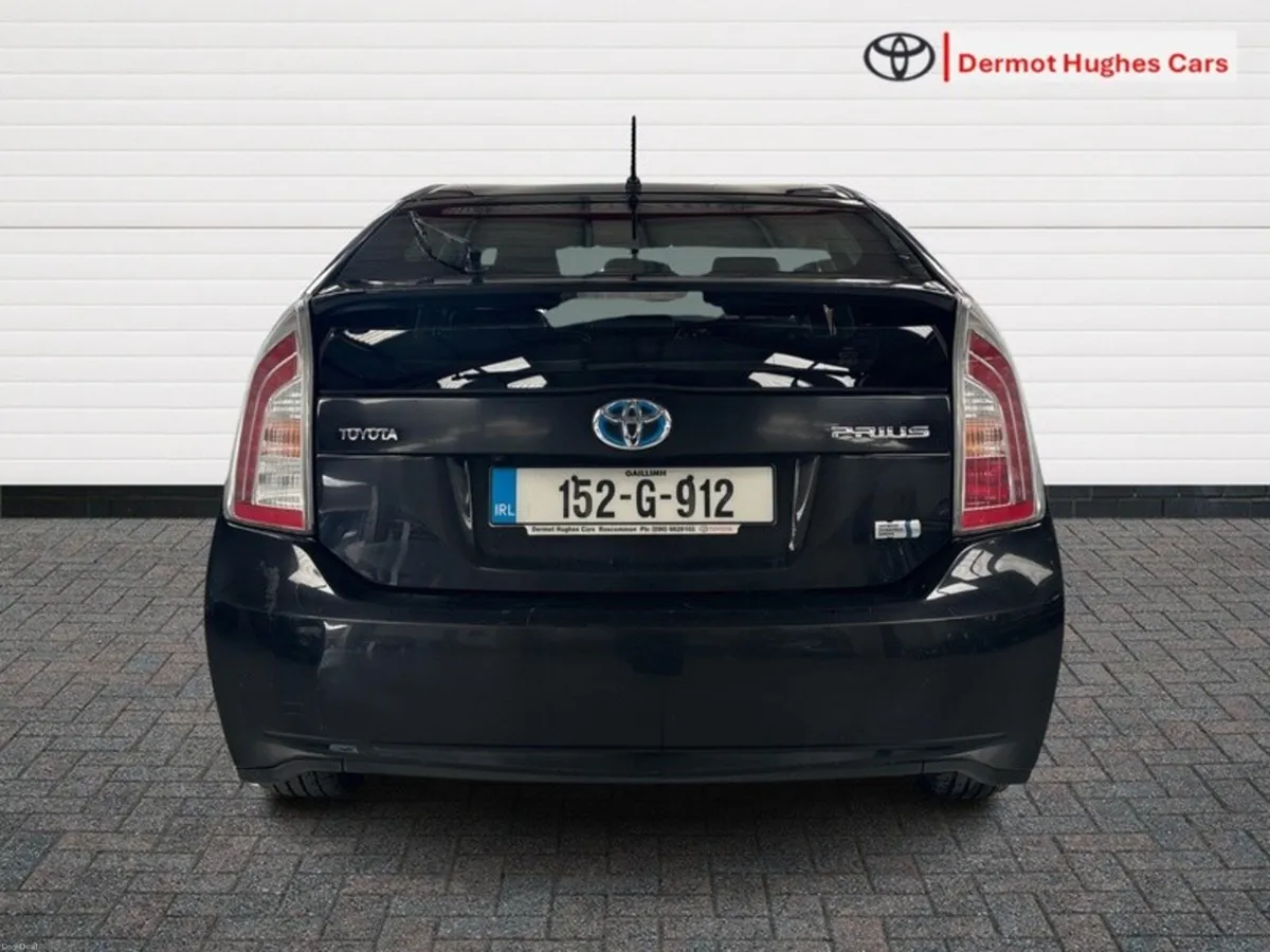 Toyota Prius PRIUS HYBRID LUXURY - Image 4