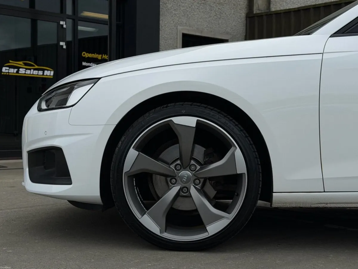 Audi A4 TECHNIK 35 TDI MHEV S- - Image 6