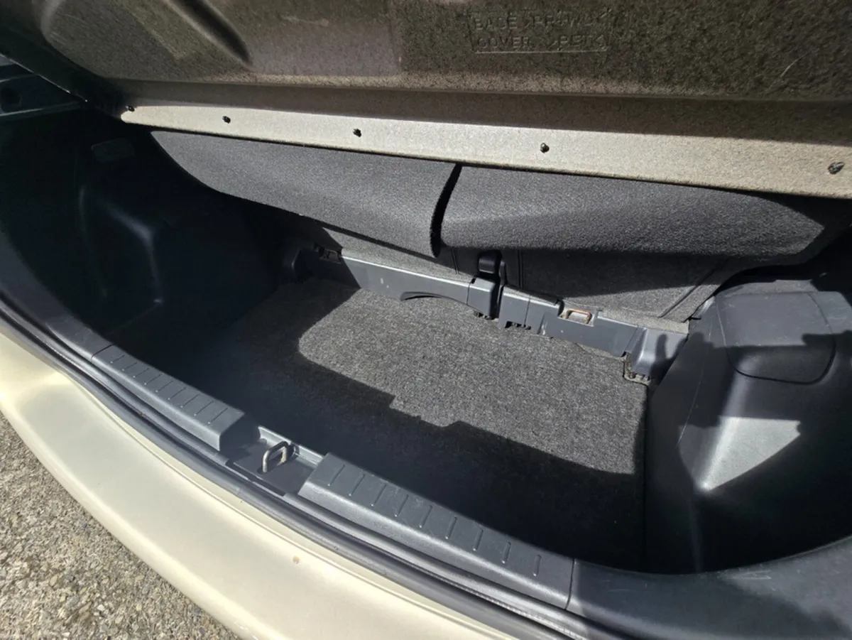 Toyota Yaris 1.0 SPORT 5DR - Image 5