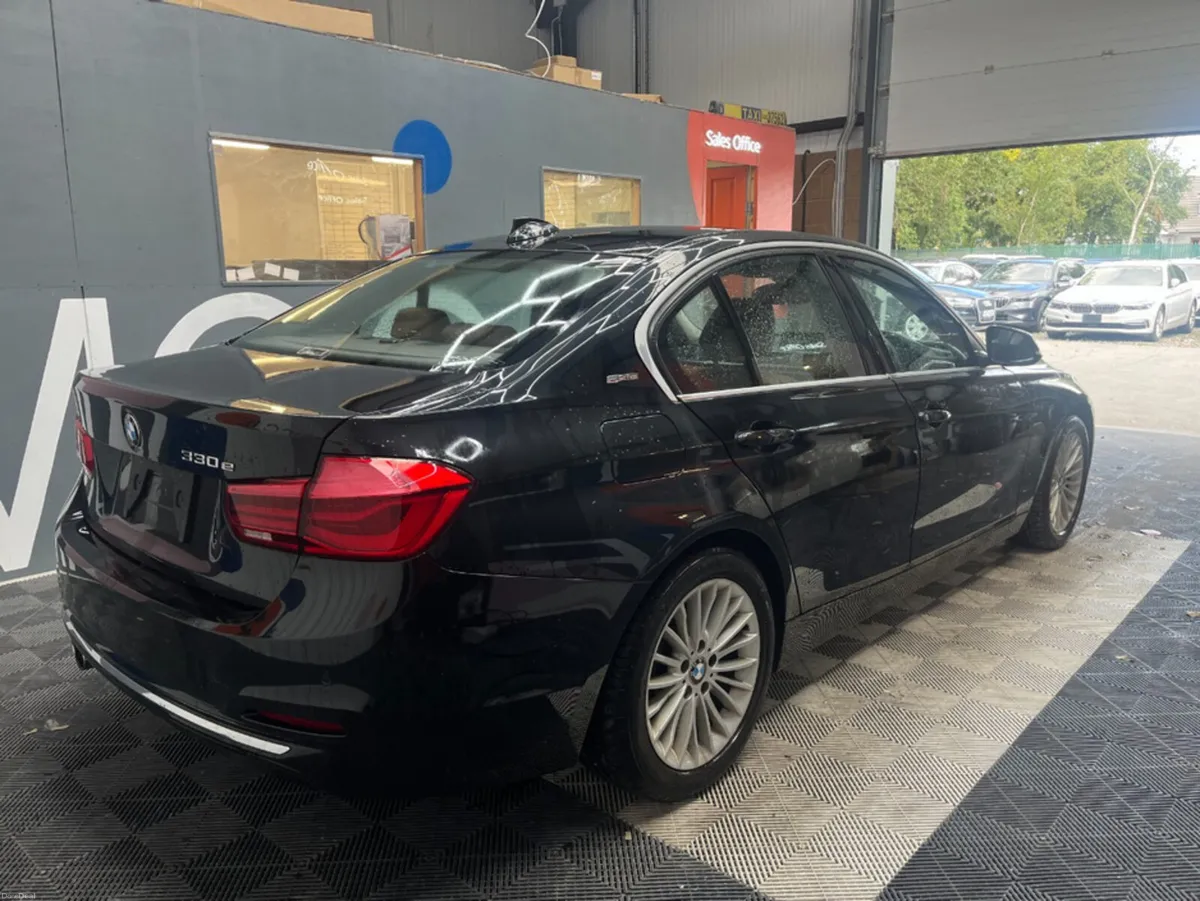 BMW 3-Series 2017 BMW 3 330e LUXURY 2.0 AUTOMATIC - Image 3