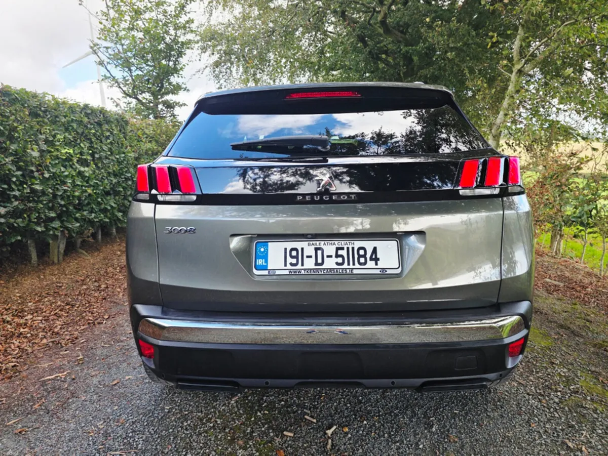 Peugeot 3008 1.5 BLUEHDI ALLURE 130BHP 5DR - Image 4