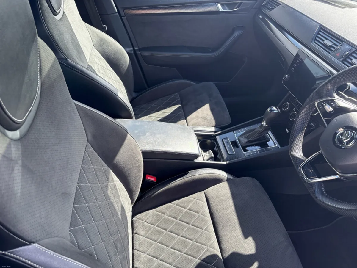 Skoda Superb SPORT 2.0 TDI 150HP DSG 5DR AUTO - Image 6