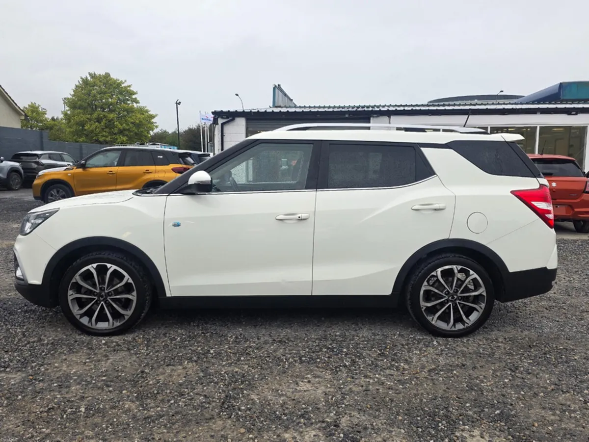 SsangYong Tivoli XLV 4X2 EL 1.6 MD 5DR - Image 4