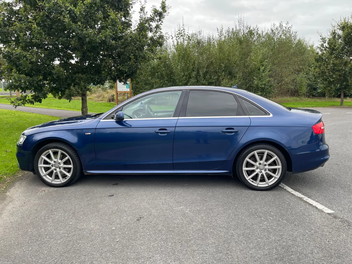 Audi A4 2015 - Image 5