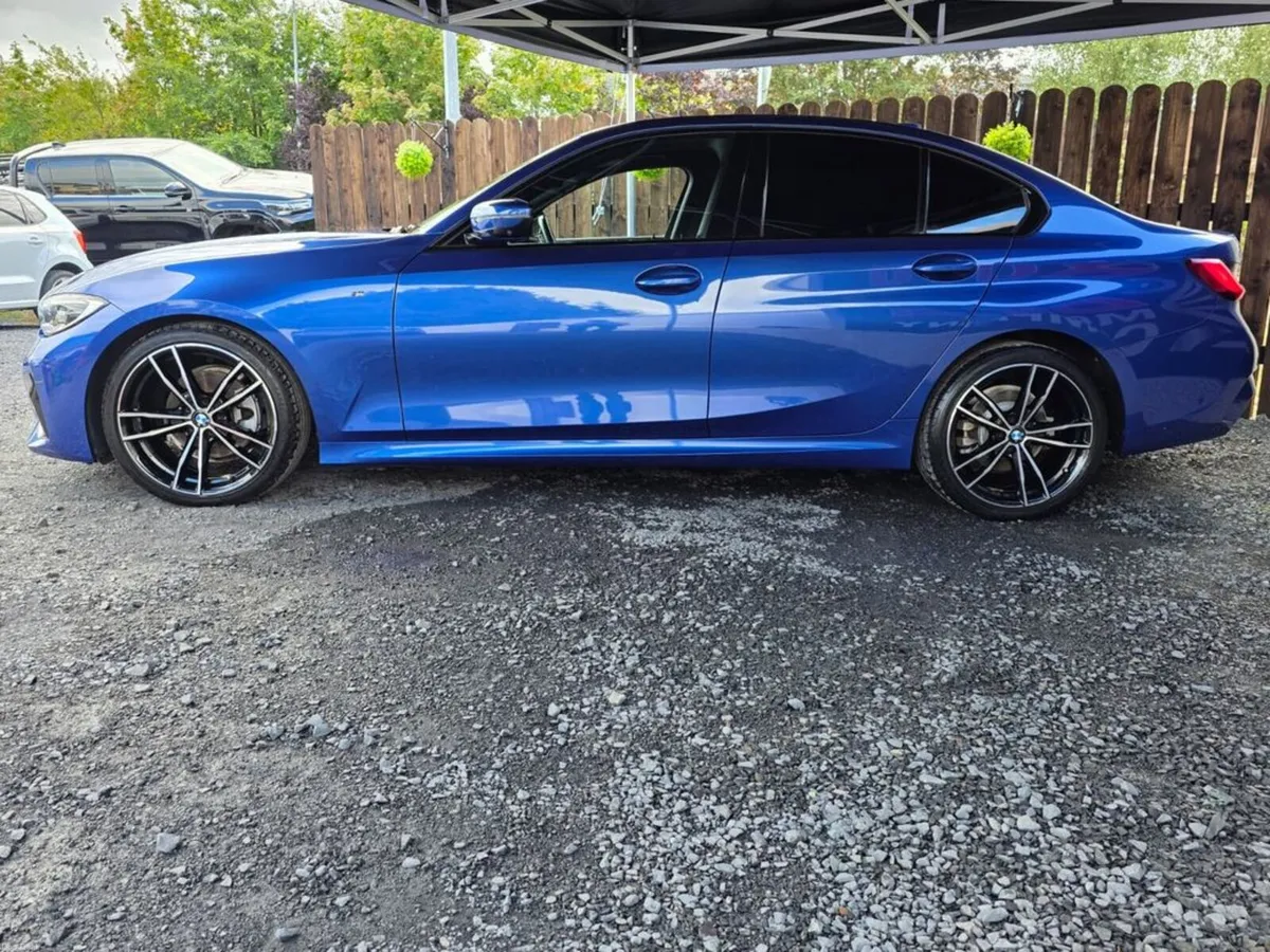 BMW 3-Series 320D - MSPORT - LOW KMS - Image 4