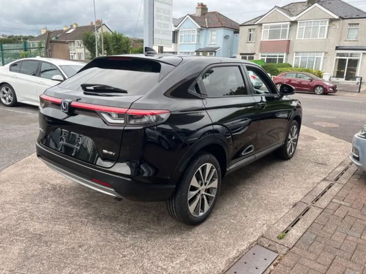 Honda Vezel Hybrid - Image 3